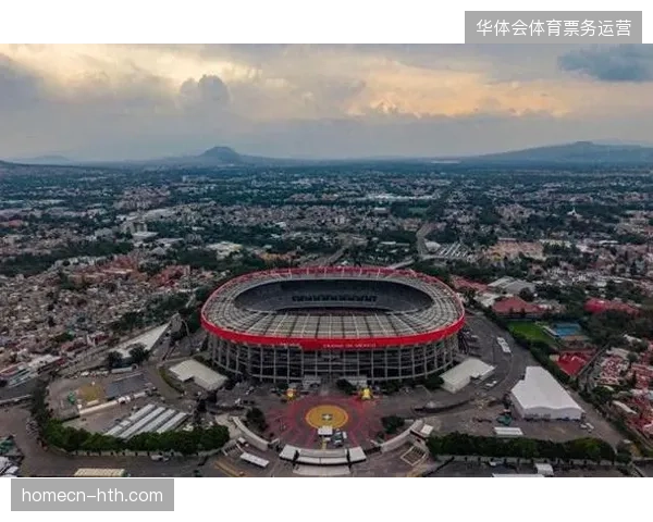 墨西哥队利用高原主场优势和近期大胜积累信心，力图在世界杯揭幕战中抢占先机